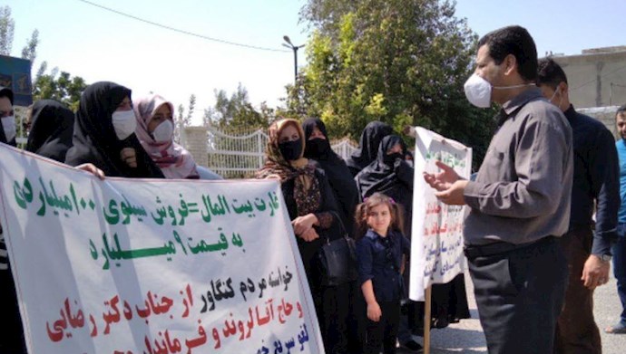 تجمع اعتراضی کارکنان سیلوی کنگاور در استان کرمانشاه