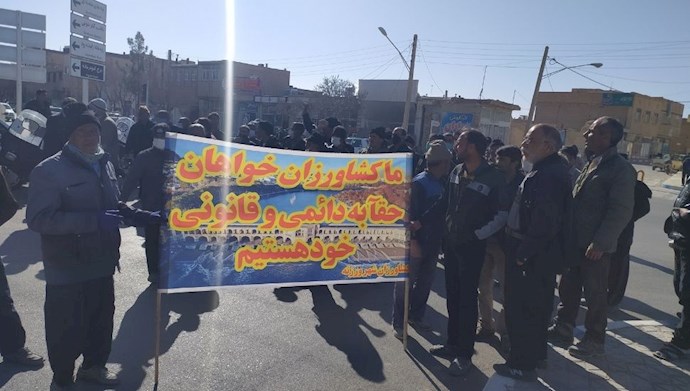 تجمع اعتراضی کشاورزان اصفهان در ورزنه