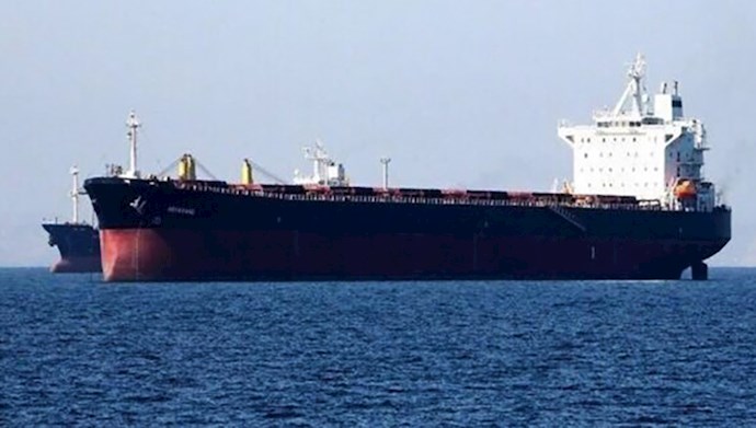 قاچاق نفت توسط رژیم ایران