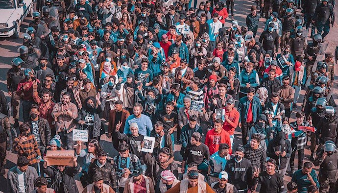 تظاهرات دانشجویان دانشگاههای بغداد به سمت میدان تحریر  - ۲۸دی