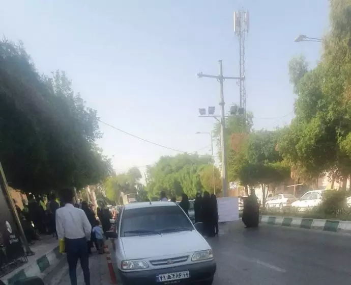 اهواز. تجمع اعتراضی خانواده‌های کارگران شهرداری منطقه۶