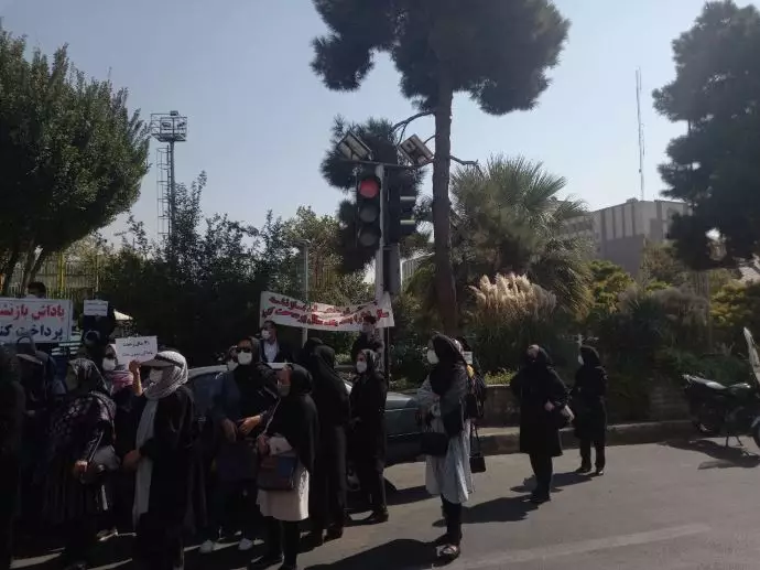 تجمع اعتراضی بازنشستگان آموزش و پرورش در تهران - 0