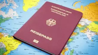 پاسپورت معتبر - عکس از آرشیو