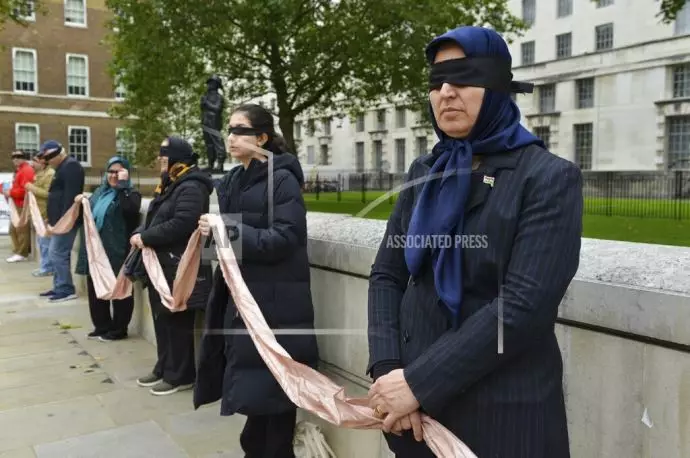 تظاهرات ایرانیان آزاده در انگلستان در آستانه روز جهانی علیه مجازات اعدام و در اعتراض به حضور رئیسی جلاد در کنفرانس آب و هوا در گلاسکو - 7