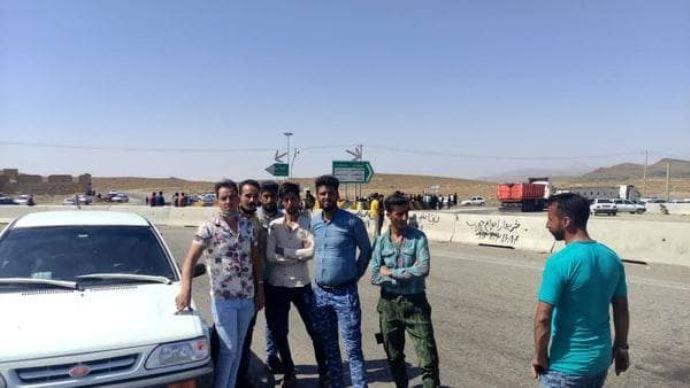 -تجمع اعتراضی کارگران معدن زغال‌سنگ پابدانا در کرمان