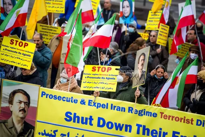 آسوشیتدپرس: تظاهرات ایرانیان همزمان با دادگاه استیناف آنتورپ بلژیک - 0
