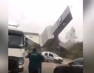 طوفان در استامبول و سقوط برج ساعت