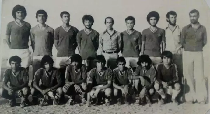 تیم ستاره بهبهان - عکس مجاهد شهید محمد (حاجی) حلوایی نفر ششم ایستاده از راست 