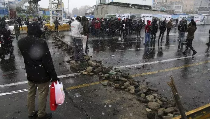 تجارب قیام آبان – شیوه‌های ایجاد ترافیک توسط قیام‌آفرینان - گزارش تصویری - 5