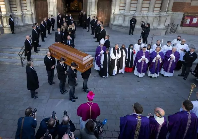 روزنامه سان: مراسم وداع با سر دیوید ایمس، با حضور بوریس جانسون نخست‌وزیر انگلستان - 7