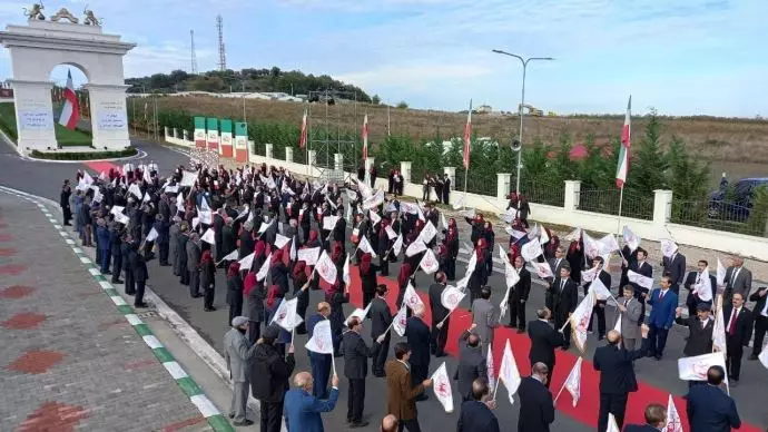 همزمان با دادگاه دژخیم حمید نوری در دورس آلبانی، رزمندگان مجاهد در اشرف۳ در حمایت از جنبش دادخواهی تجمع کردند - دوشنبه ۲۴آبان