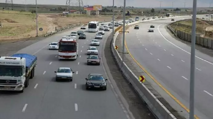 جاده‌های ایران و خودروهای فرسوده