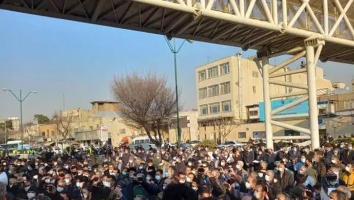 تجمع اعتراضی کارکنان مخابرات روستایی مقابل مجلس ارتجاع
