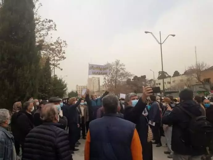 -تجمع اعتراضی بازنشستگان جلوی مجلس ارتجاع