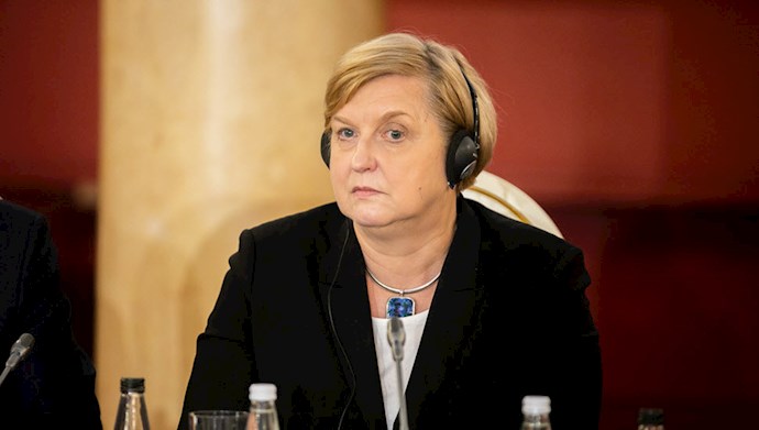 آنا فوتیگا نماینده پارلمان اروپا و وزیر خارجه پیشین لهستان