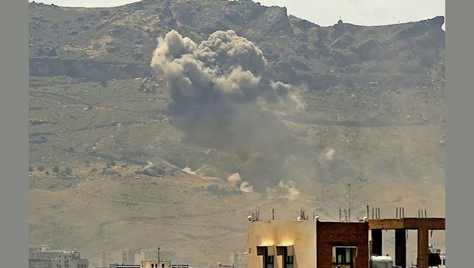حمله هواپیماهای ائتلاف عربی به پایگاههای حوثیها در صنعا - آرشیو
