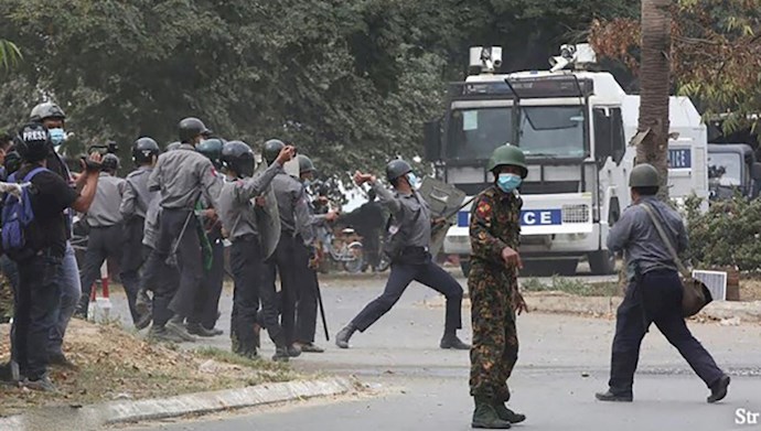 شلیک با گلوله جنگی به تظاهر کنندگان توسط ارتش