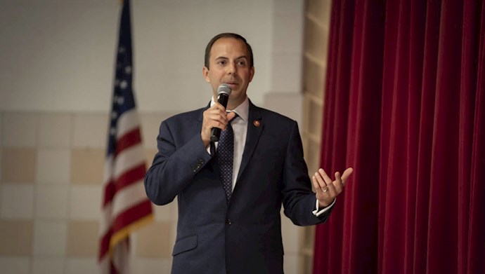 لنس گودن نماینده کنگره آمریکا