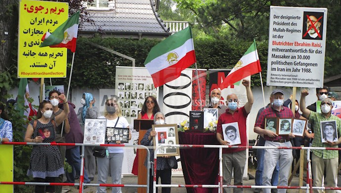 تظاهرات ایرانیان در  برلین مقابل سفارت رژیم علیه رئیسی جلاد قتل عام ۶۷