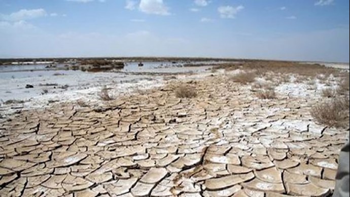 خشک شدن تالاب گاوخونی و وقوع فاجعه زیست محیطی