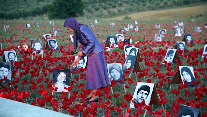 مریم رجوی در یادبود خاوران