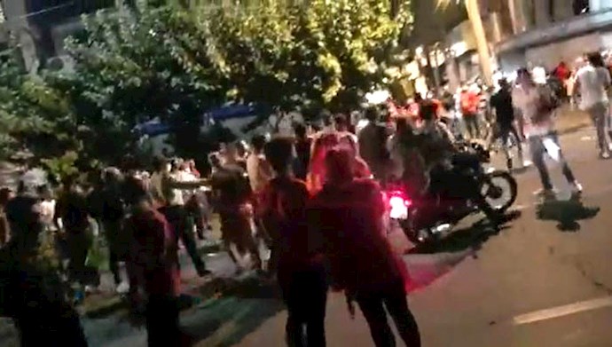 تظاهرات بامداد شنبه ۹مرداد در تهران