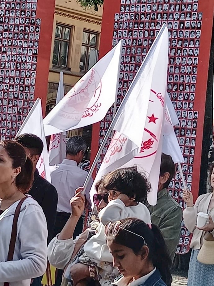 تظاهرات هواداران مجاهدین در دومین روز از محاکمه حمید نوری از دژخیمان قتل‌عام ۶۷ در استکهلم -۲۰مرداد۱۴۰۰ - 0