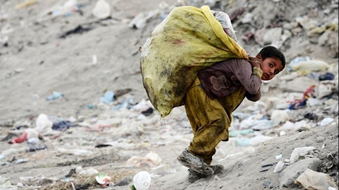 عمده مردم ایران در زیر خط فقر