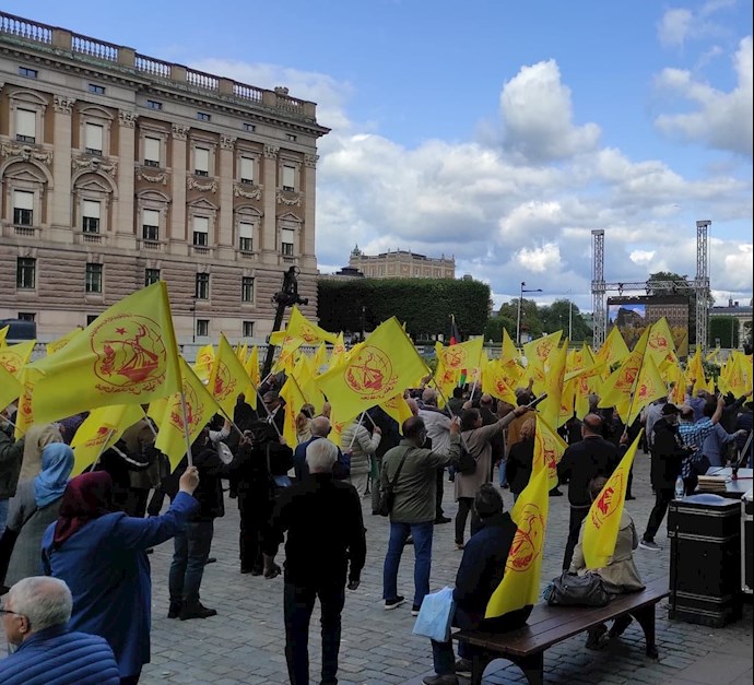 تظاهرات ایرانیان آزاده در سوئد به‌مناسبت سی و سومین سال قتل‌عام زندانیان سیاسی در ایران - اول شهریور ۱۴۰۰ - 1