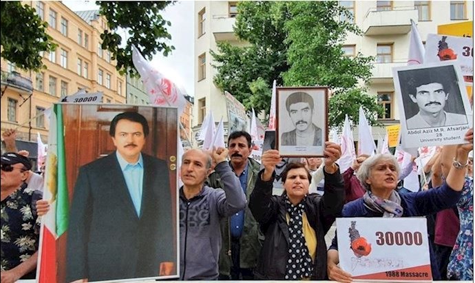 تظاهرات ایرانیان مقابل دادگاه در استکهلم