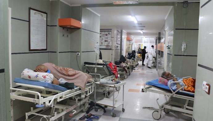 صف بیماران  در مرودشت - عکس از آرشیو