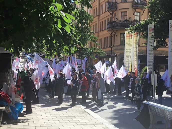 تظاهرات ایرانیان آزاده و هواداران مجاهدین در مقابل پنجمین جلسه دادگاه دژخیم حمید نوری در استکهلم -۲۹مرداد - 3