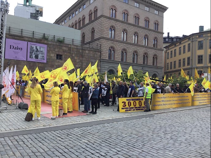 تظاهرات ایرانیان آزاده در سوئد به‌مناسبت سی و سومین سال قتل‌عام زندانیان سیاسی در ایران - اول شهریور ۱۴۰۰ - 4