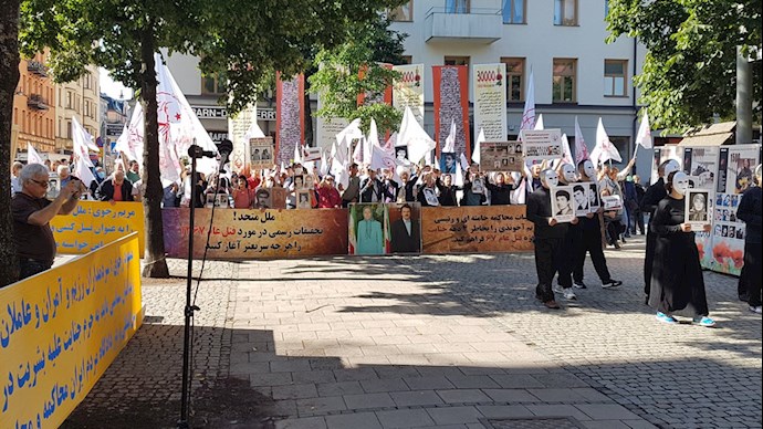 تظاهرات ایرانیان آزاده در مقابل دادگاه دژخیم حمید نوری  - استکهلم
