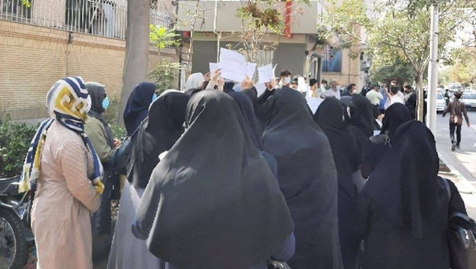 تجمع اعتراضی معلمان مشهد