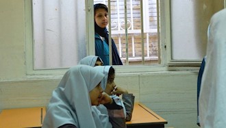 تصویری از دانش آموزان در ایران
