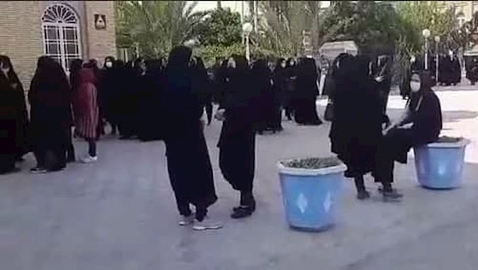 تجمع اعتراضی معلمان خرید خدمات یزد