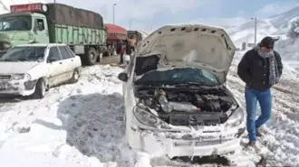 انسداد جاده در اثر کولاک برف در غرب کشور