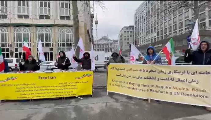 -بزرگداشت۳۰ دی و حمایت از قیام مردم ایران در تظاهرات یاران شورشگر در وین - 1