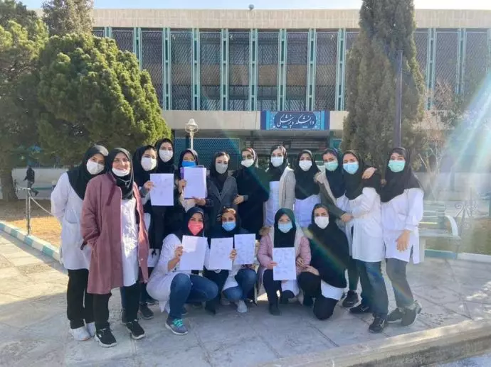 -اعتصاب دستیاران تخصصی زنان علوم پزشکی اصفهان - 1
