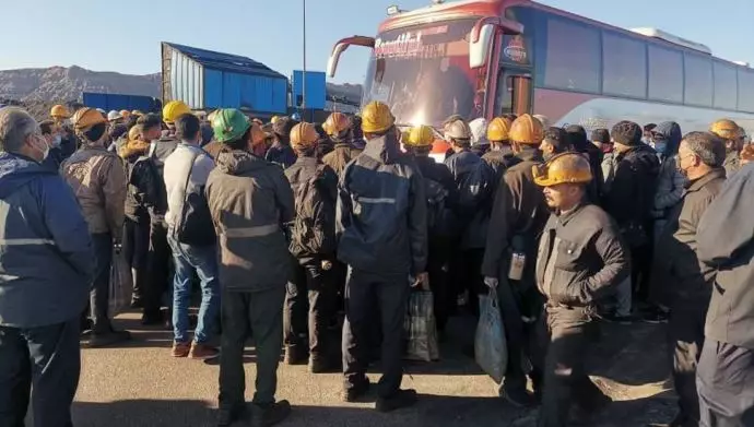 اعتصاب کارگران معادن پروده زغال‌سنگ طبس