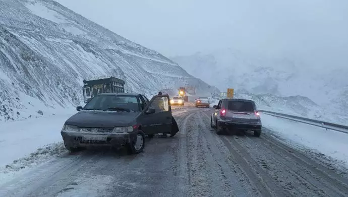 برف و کولاک در آذربایجان غربی