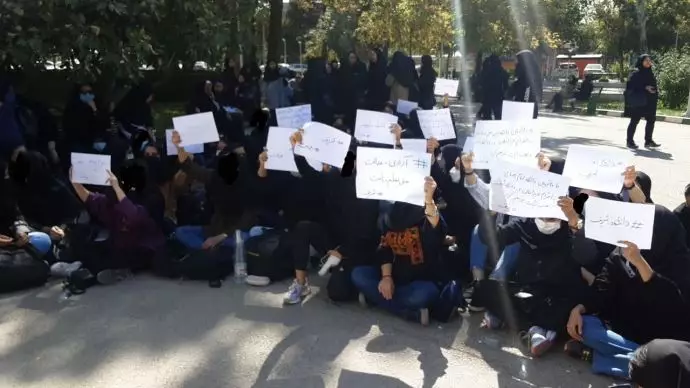 -مشهد - اعتصاب دانشجویان دانشگاه امام رضا در نوزدهمین روز از قیام سراسری - ۱۲مهر