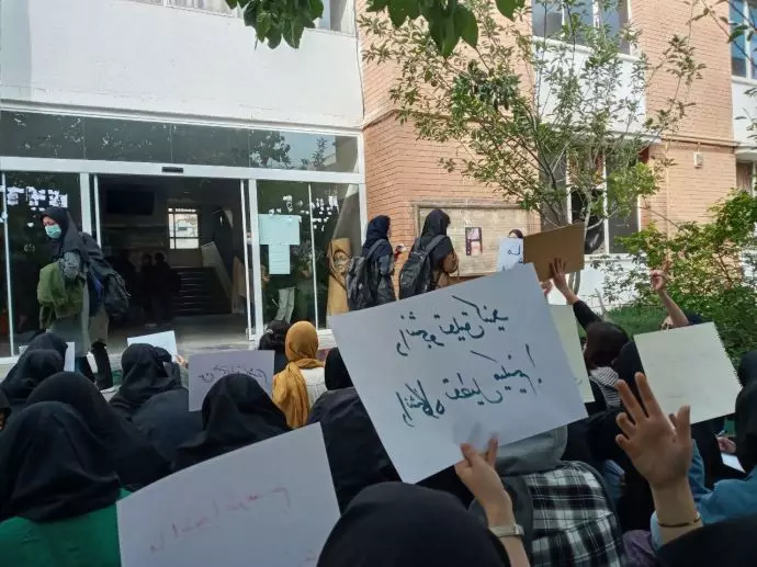 تهران - آغاز تحصن دانشجویان دانشگاه الزهرا - دانشجو تعلیق کنید، دانشگاه تعطیل می‌کنیم - ۹آبان1 - 2