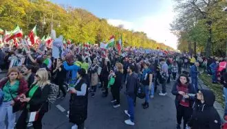 تظاهرات ایرانیان در برلین در حمایت از قیام سراسری مردم ایران