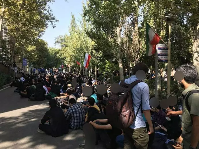 -تهران - اعتصاب دانشجویان دانشگاه علم و صنعت همزمان با شانزدهمین روز از قیام سراسری - ۹مهر