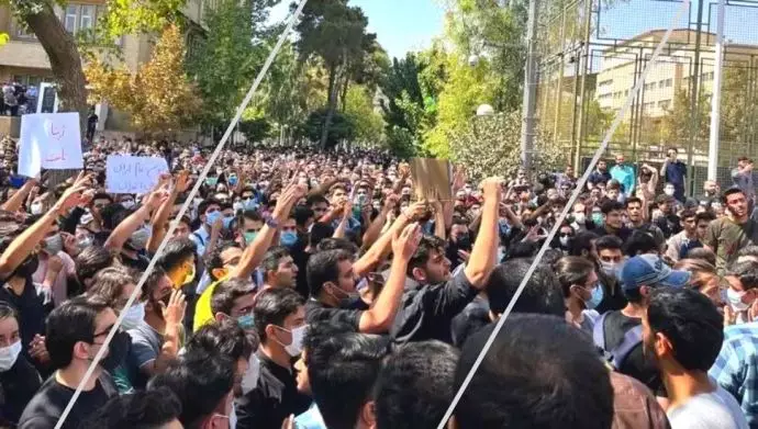 تصویری از قیام سراسری مردم ایران ـ ۱۴۰۱