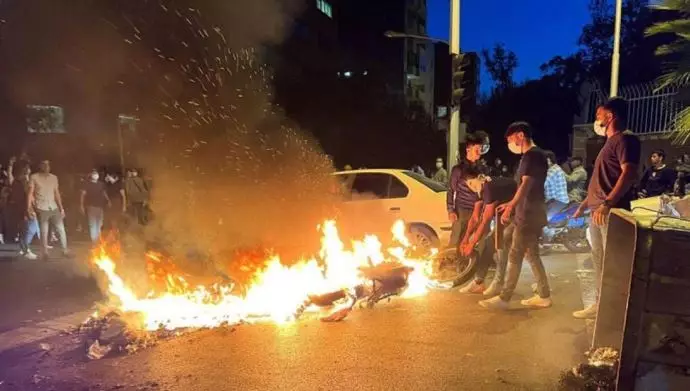 قیام ایران