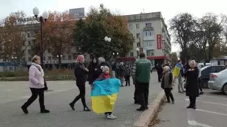 شادی مردم بعد از آزادسازی شهر خرسون در اوکراین