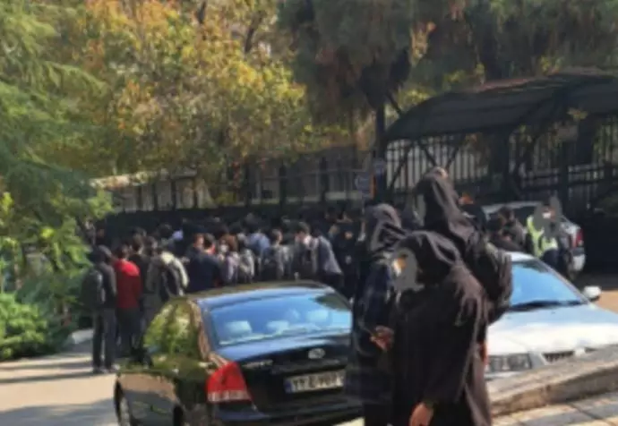 تهران - اعتصاب و تظاهرات دانشجویان دانشکده برق دانشگاه خواجه نصیر. 